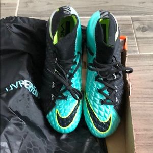 Women’s Size 8 Nike Hypervenom Phantom 3 DF FG